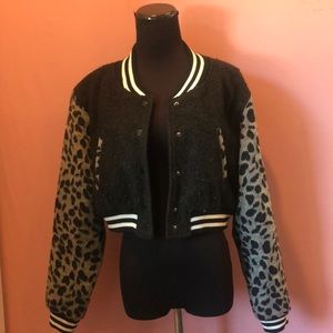 Cropped bomber jacket